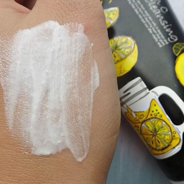 3w Clinic Vitamin C Foam Cleansing- 100ml - Image 2