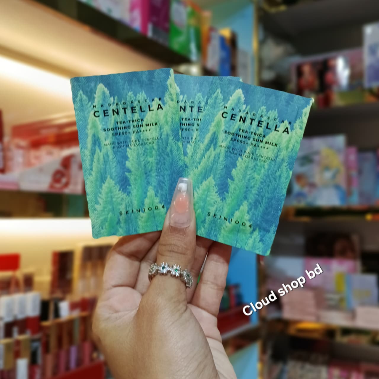 SKIN1004 Madagascar Centella Tea-Trica Soothing Sun Milk Sachet 1.5ml